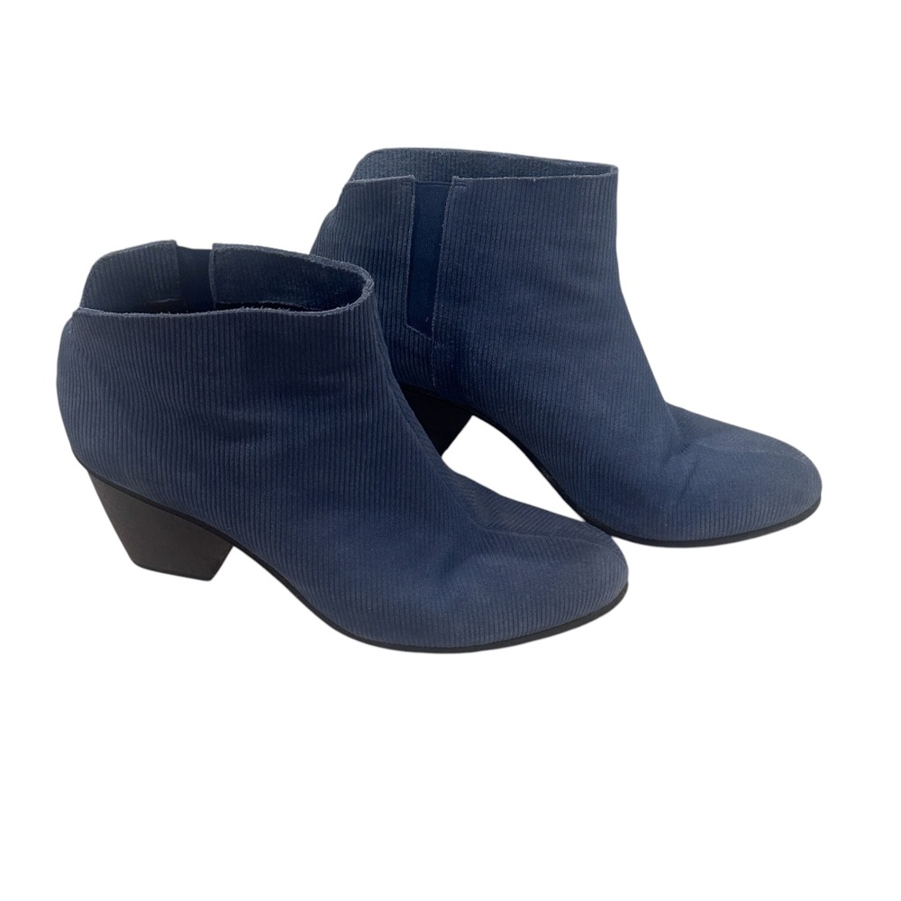 Coclico Ribbed Blue Suede Dore Booties